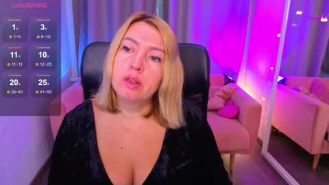 Snapshot of mila_blush_ chatting on 10.10.25 mila_blush_ online show from 10.10.25
