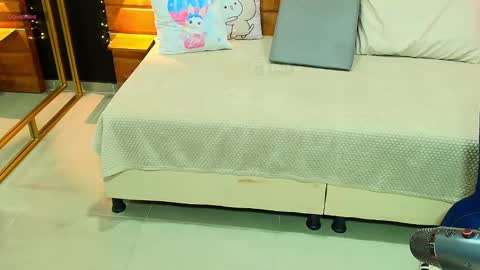 Snapshot of mila_kiitty chatting on 03.04.25 Milena online show from 03.04.25