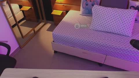 Snapshot of mila_kiitty chatting on 10.09.25 Milena online show from 10.09.25