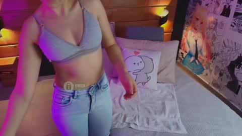 Snapshot of mila_kiitty chatting on 11.04.25 Milena online show from 11.04.25