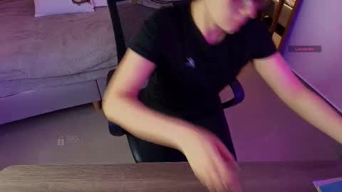 Snapshot of mila_kiitty chatting on 04.18.26 Milena online show from 04.18.26