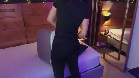 Snapshot of mila_kiitty chatting on 06.27.26 Milena online show from 06.27.26