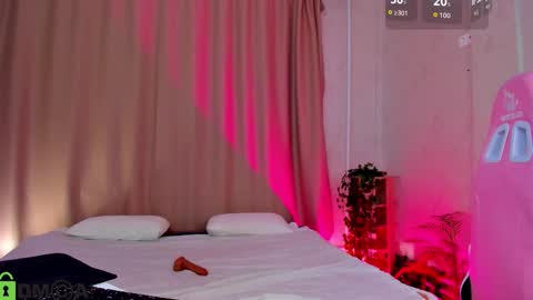 mila_kinor online show from 10.15.25