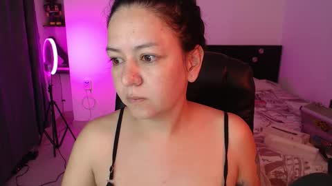 Snapshot of mila_phoenix chatting on 10.23.25 mila_phoenix online show from 10.23.25