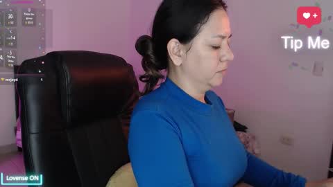 Snapshot of mila_phoenix chatting on 11.20.25 mila_phoenix online show from 11.20.25