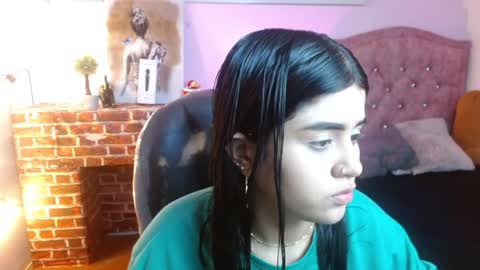 Snapshot of mila_quin chatting on 04.05.26 mila_quin online show from 04.05.26