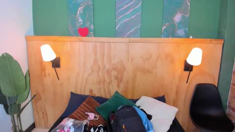 Mila and samy online show from 10.15.25