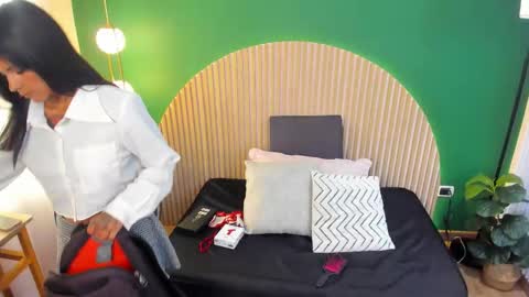 Mila and samy online show from 01.19.26