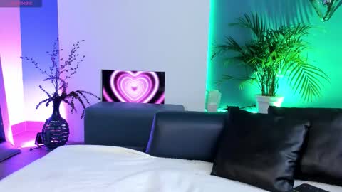 Mila online show from 10.05.25