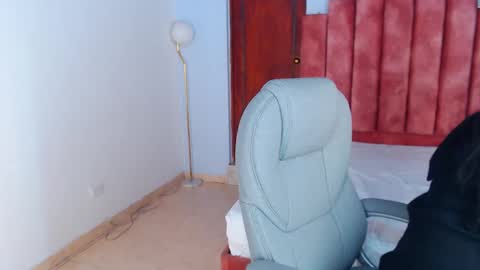 milaa_star online show from 10.09.25