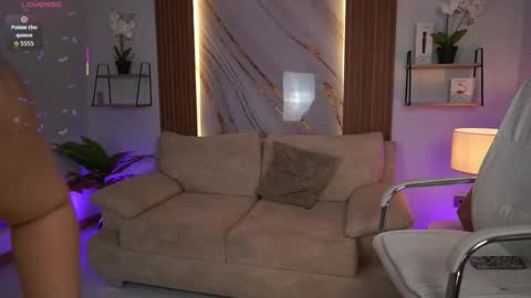 milacrave online show from 11.27.25