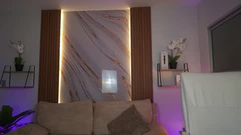 milacrave online show from 12.16.25