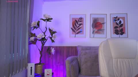 milacrave online show from 04.17.26