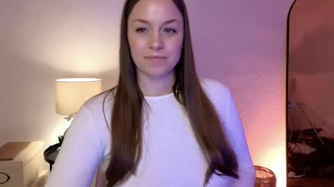 Snapshot of milafleur chatting on 03.10.25 Mila Fleur online show from 03.10.25