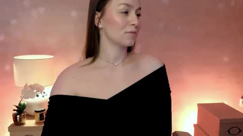 Mila Fleur online show from 05.07.26