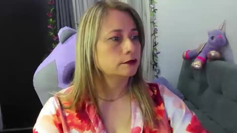 Snapshot of milagros_latin chatting on 12.02.25 milagros_latin online show from 12.02.25