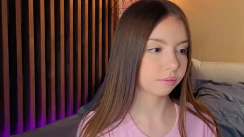 Snapshot of milaice chatting on 04.21.26 Mila online show from 04.21.26