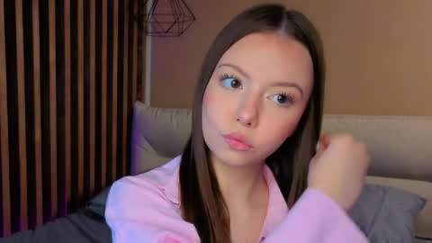 Snapshot of milaice chatting on 05.07.26 Mila online show from 05.07.26