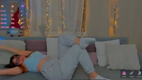 Snapshot of milaloove chatting on 12.16.24 Mila online show from 12.16.24