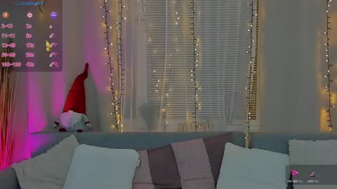 Snapshot of milaloove chatting on 12.20.24 Mila online show from 12.20.24