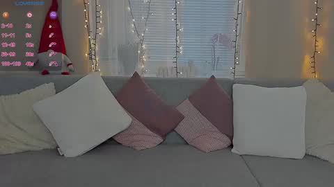 Snapshot of milaloove chatting on 12.23.24 Mila online show from 12.23.24