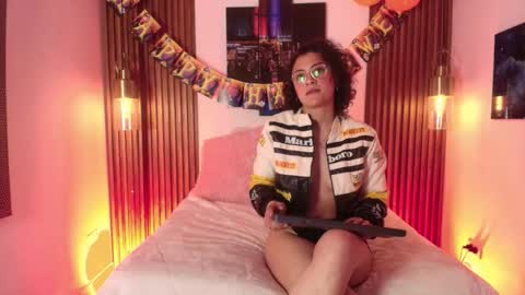 Snapshot of milamonroe_ chatting on 10.18.25 Mila online show from 10.18.25