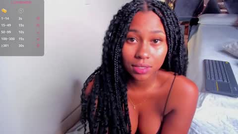 Snapshot of milan_ebony chatting on 02.10.25 Milan online show from 02.10.25