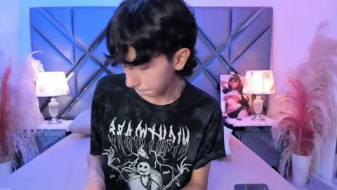 milan_lewiss online show from 04.15.26