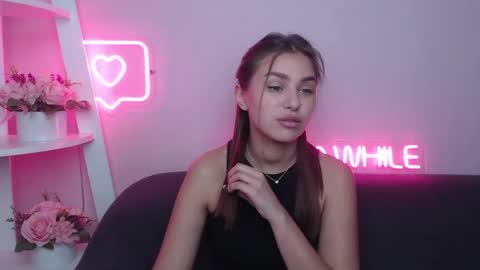 milanaangelas online show from 02.25.25