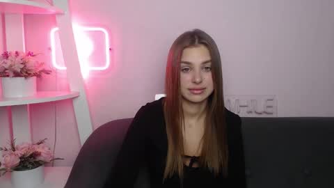 milanaangelas online show from 10.13.25