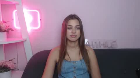 milanaangelas online show from 11.24.25