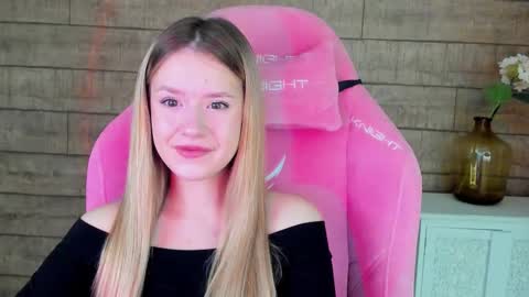 MilanaBalmain online show from 10.18.25