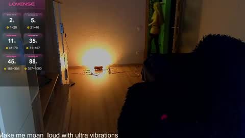Snapshot of milanafox_ chatting on 02.23.25 Lana online show from 02.23.25