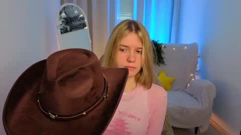 Snapshot of milanarayy chatting on 07.14.26 Milaray online show from 07.14.26