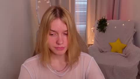 Snapshot of milanarayy chatting on 07.24.26 Milaray online show from 07.24.26