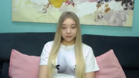 Snapshot of milanasii chatting on 02.28.26 Milana online show from 02.28.26