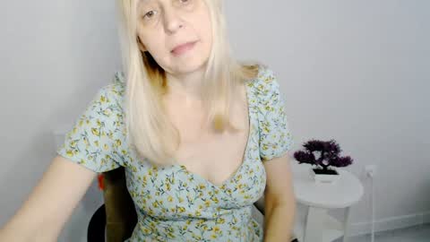 Milena online show from 01.22.25