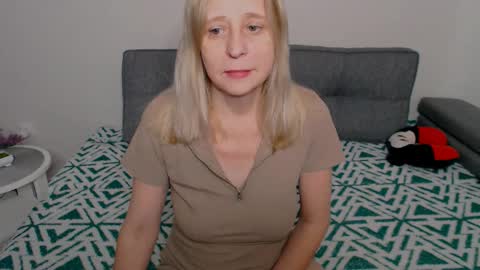 Milena online show from 12.14.25