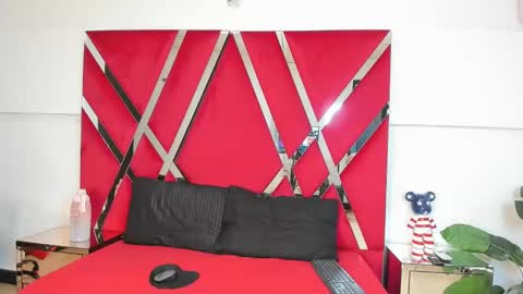 milanx2 online show from 11.03.25