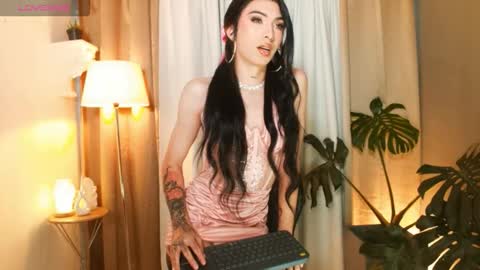 Snapshot of milansantana24 chatting on 11.19.25 MILAN SANTANA online show from 11.19.25