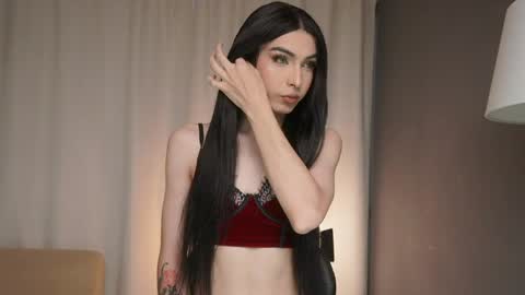 Snapshot of milansantana24 chatting on 05.27.26 MILAN SANTANA online show from 05.27.26