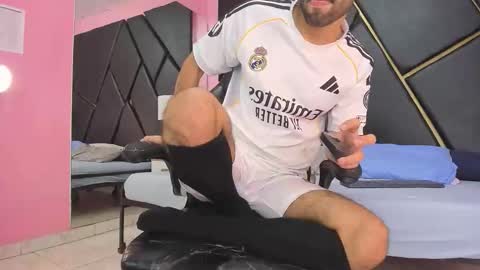 milanzaire online show from 11.22.25