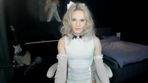 Milena online show from 10.29.25