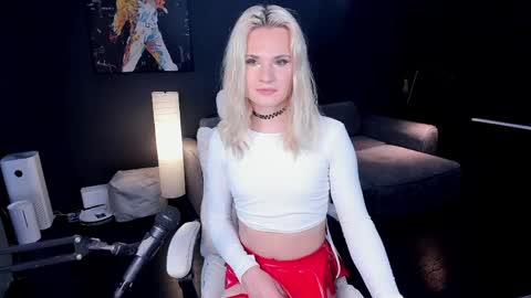 Snapshot of milena_marshmallows chatting on 05.23.26 Milena online show from 05.23.26