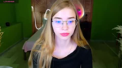 Milena online show from 11.25.25