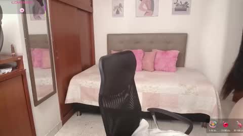 Miley online show from 12.17.25