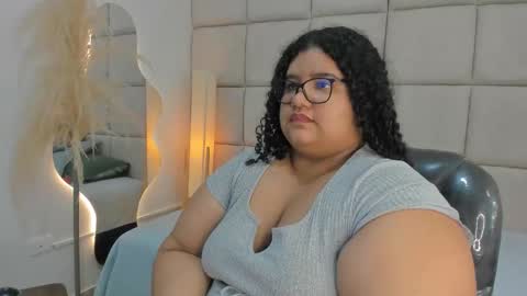 Snapshot of miley_colins0 chatting on 11.15.25 Miley online show from 11.15.25