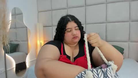 Snapshot of miley_colins0 chatting on 12.02.25 Miley online show from 12.02.25