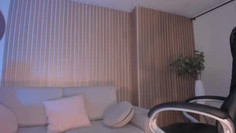 Miley Cruz  IG miley model23 online show from 02.19.25