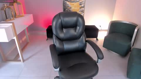 Miley Cruz  IG miley model23 online show from 10.18.25